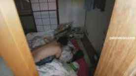 FC2-PPV-1208511 - 【個人】お子さんが隣で寝ている隣で抗うことも出来ず２本の他人棒に犯される。