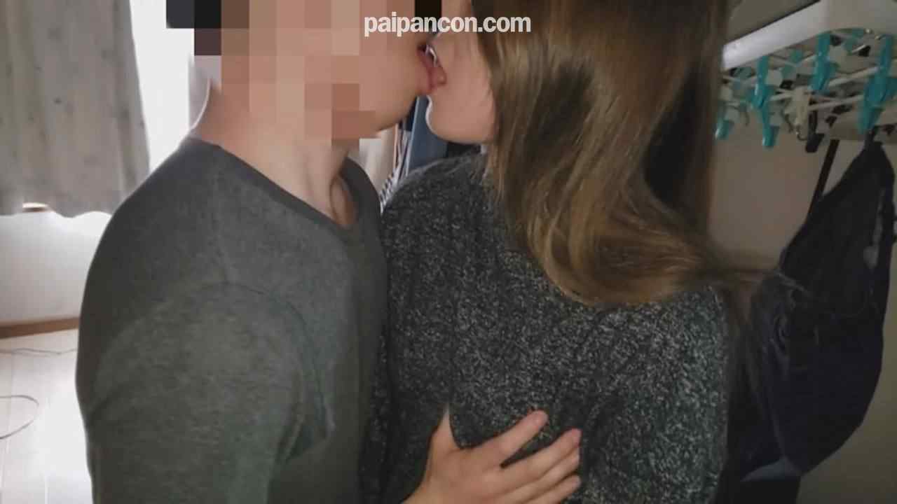 FC2-PPV-1262088 - 【個人】旦那の去った自宅で極太陰茎を入れられる旧知の友人の妻、悲痛な表情で喘ぐ。 thumbnail_0.jpg