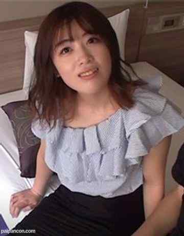 FC2-PPV-1350083 - オリジナル個人撮影♥まゆさん（22才）美容師♥恥じらいから一変・・・接吻だけでアソコは濡れ濡れ！汗ばみ、火照る全身♥ハメ動画