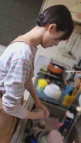 FC2-PPV-1548701 - 【個人】実家に逃げた奥さん、○○を吸わされて…他人棒に犯され声を抑えきれず乱れる。