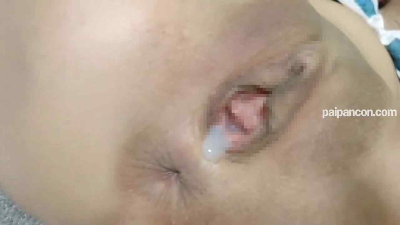 FC2-PPV-1628731 - 【個撮】旦那が帰宅したが他人棒で犯し続け玄関で咥えさせ隣人にも見られ絶望の表情のまま中出しされる。