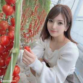 FC2-PPV-3157890 - 初撮影・顔出し！！女子アナ志望のメチャメチャ可愛い現◯女子大生が神社の隅に隠れて青姦フェラ抜き口内射精！！綺麗すぎるピンク乳首の美乳に大興奮で大量射精！！