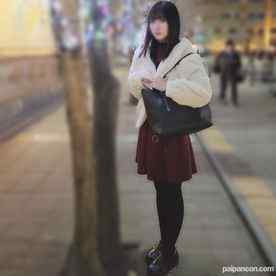 FC2-PPV-4134784 - 人生初の生挿入…制服の頃から美人に成長した18歳の中に