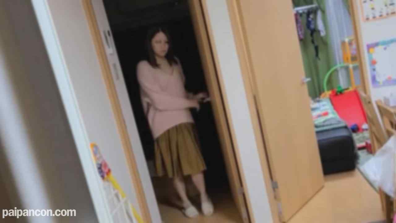 FC2-PPV-4284222 - 【個人】気丈な元銀◯ホステスの奥さんは、平穏な日常を維持する為に定期的にカラダを捧げ、その状況に感情も麻痺していってしまう。 thumbnail_2.jpg