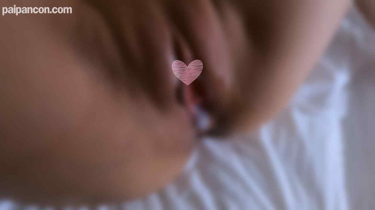 FC2-PPV-4588964 - 年末年始特別作品【無】プライベート撮影から始まる最高のエロ宴！！女同士の魅惑の世界では終わらず３Pに～貴方の好みはどちらのオマンコですか？まだまだ足りない2024年真夏の生本番中継！！ thumbnail_9.jpg